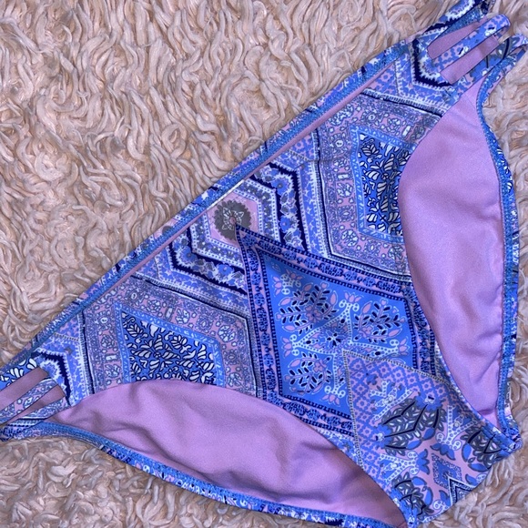 TRIBAL FLORAL PRINT BIKINI BOTTOMS W/ STRAPPY SIDES · SIZE L · NWT - Picture 6 of 7